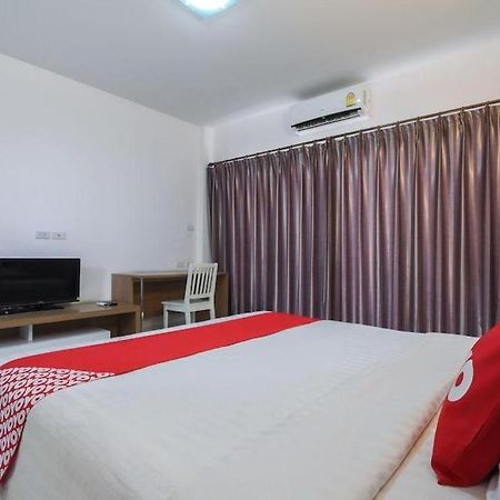 Super Oyo 662 Malee Bunga Hotel Чонбури Екстериор снимка